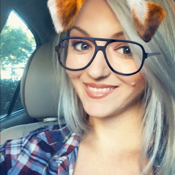 Meet your Posher, Courtney - Picture 7 of 8